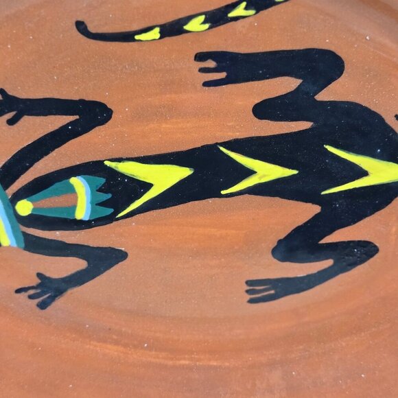 Ceramic Hand Painted Terracotta Colored Platter with Black Yellow Striped Gecko - Picture 3 of 7